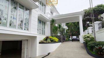 Gambar 2 Rumah 2 Lantai Modwern Classic Ada Pool, Garasi Carport Luas