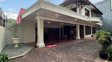 Gambar 3 For Rent Rumah 2 Lantai Ada Pool, Taman, Garasi Luas Dekat Kemang