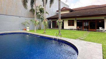 Gambar 4 For Rent Rumah 2 Lantai Ada Pool, Taman, Garasi Luas Dekat Kemang