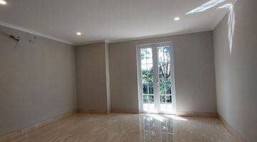 Gambar 5 Dijual Rumah Baru American
classic Area Scbd
kebayoran Baru 