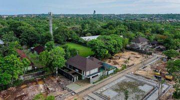 Gambar 1 VILLA MEWAH JIMBARAN BALI
DESEIN TROPICAL
Diatas lahan 20 Hektar