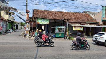 Gambar 3 Ruang Usaha Ruko Pinggir Jalan Baki SHM 268 m Bagus