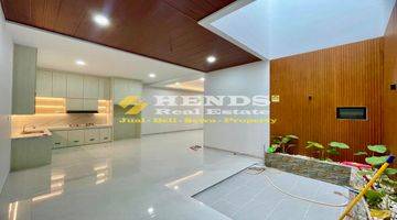 Gambar 5 Rumah Mewah 3 Lantai Semi Furnished Siap Renovasi Beverly Green