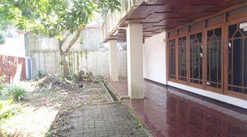 Gambar 3 Rumah 2 Lantai Lokasi Strategis Cocok Untuk Guest House Asrama