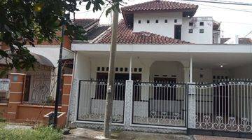 Gambar 1 Rumah 2 Lantai Legalitas Shm Kondisi Bagus