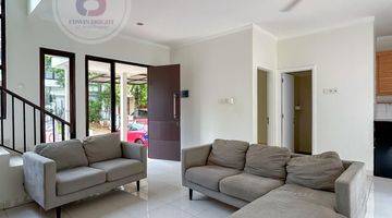 Gambar 5 Dijual rumah cantik  modern di Discovery Bintaro Jaya 