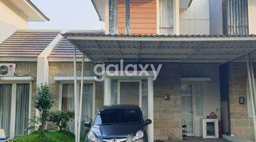 Gambar 1 rumah Dua Lantai Cantik Depan Taman CitraHarmoni