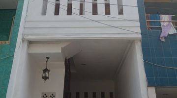 Gambar 1 Dijual Rumah 3 Lt SHM di Jalan Sumber Pelita, Cempaka Putih 021