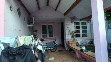 Gambar 5 Rumah 1½ lantai bebas banjir. SHM. Sudah Renovasi