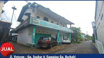 Gambar 1 Rumah dua lantai di jalan Veteran Gg. Syukur 6 dua pintu dekat Jl. Gajahmada 