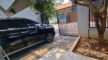 Gambar 3 Rumah Dalam Komplek. Jalan 3 Mobil Posisi Hook 2 Lantai Di Tebet 