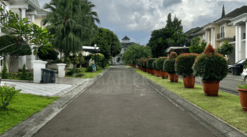 Gambar 3 Rumah Modern Classic Posisi Hoek Bukit Golf Estate Private Pool