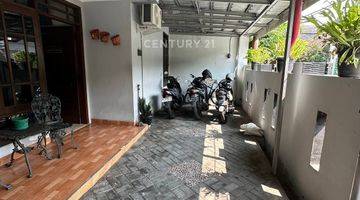 Gambar 2 Rumah 2 Lantai Dengan Halaman Belakang Di Mergangsan