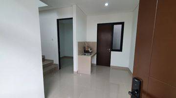 Gambar 2 Rumah Cluster 2 Lantai Hoek Nempel Jakarta Barat