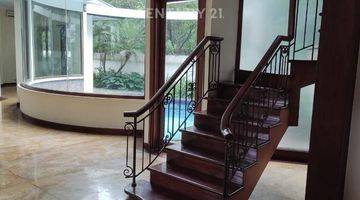 Gambar 3 Rumah Besar 2 Lantai Di Executive Area Patra Kuningan NS0012