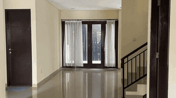 Gambar 1 Rumah 2 Lantai Dalam Perum D East Residence Condet R1926