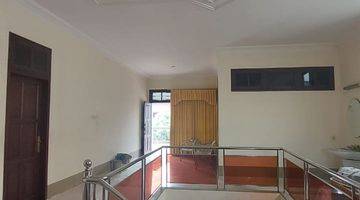 Gambar 5 Murah Strategis Rumah 2 Lantai Bagus Semi Furnished di Margorejo Indah, Surabaya