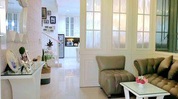 Gambar 2 Rumah 2 Lantai Bagus Full Furnished di Perum Central Park A Yani Surabaya, Surabaya