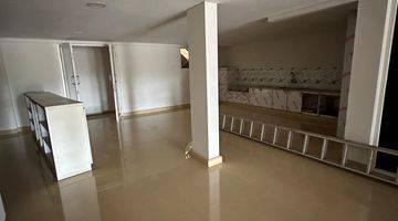 Gambar 3 Dijual Rumah 3 Lantai Semi Furnished di Royal Residence Boulevard, Surabaya