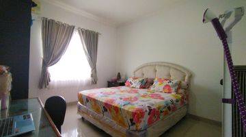 Gambar 3 Dijual Rumah 2 Lantai 4 Kamar Tidur Luas Tanah 300 M2 Full Furnished Akses Langsung Tol Tambun Grand Wisata Bekasi