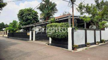 Gambar 1 DI  RUMAH ASRI, NYAMAN DITENGAH KOTA BOGOR