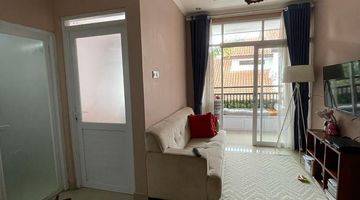 Gambar 1 Rumah SHM Semi Furnished 3 Lantai Terawat di Sariwangi Bandung Barat