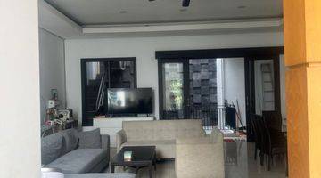 Gambar 4 Rumah di Taman Grisenda 3 Lantai Semifurnish Pagar Remote