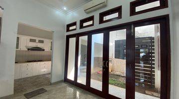 Gambar 3 Di jual rumah newly renovated classic design dalam komplek 