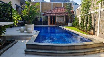 Gambar 1 Rumah Mewah Like New dengan Pool di Pamulang Tangerang Selatan