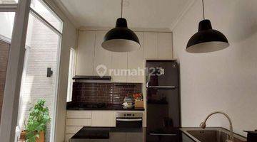 Gambar 4 Rumah Bagus 2 Lantai Semi Furnished Dekat Sekolah, Pasar Modern Bsd Nusaloka