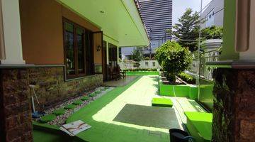 Gambar 3 Rumah Hook 2 Lantai Furnished SHM di Jl Manyar Kertoadi, Surabaya