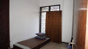 Gambar 4 Rumah Nyaman 2 Lantai Furnished Di Jl Manyar Kertoadi, Surabaya