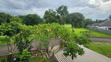 Gambar 4 Rumah Mewah SHM di Paramount Hill View Ke Lapangan Golf