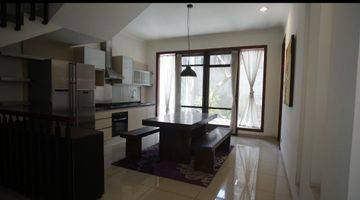 Gambar 1 Di Jual Rumah  Modern Di Komplek.di Setraduta*
