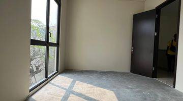 Gambar 3 Rumah Baru 2Lt, Cluster Lancewood Navapark, Bsd