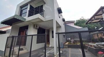 Gambar 1 Rumah 2 Lantai Halaman Luas 2 Lantai Bagus Barat Rumah 2 Lantai Bagus Shm