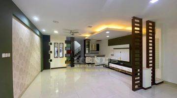 Gambar 3 Dijual rumah 2.5 Lantai siap huni&full furnish di Permata Baloi