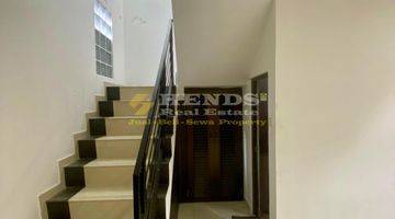 Gambar 5 Dijual rumah 2.5 Lantai siap huni&full furnish di Permata Baloi