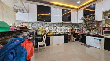 Gambar 4 Dijual Rumah 2 Lantai Hook Tengah Full Furnish Di Costarica