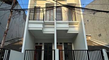 Gambar 1 Dijual Rumah Baru Modern 3 Lantai Row Jln Besar Nego