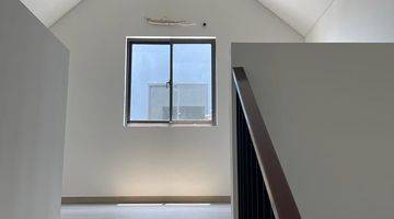 Gambar 5 Jual Cepat Rumah Attic 3 Lantai Di Wisteria Metland Jaktim