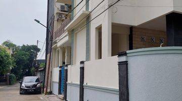 Gambar 2 Jual Cepat Rumah 2,5 Lantai Kelapa Gading Timur 