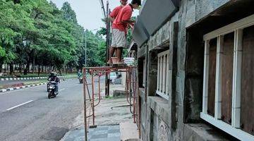 Gambar 4 Rumah Pinggir Jalan Di Daerah Pondok Kopi, Jakarta Timur 