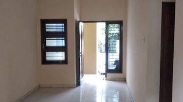 Gambar 1 Rumah 1 Lantai HGB di Perumahan Puri Safira Regency, Cluster Casablanca Blok F5 No 1 Menganti Gresik