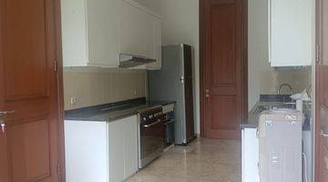 Gambar 4 Modern House In Quiet Kemang Area Available Now