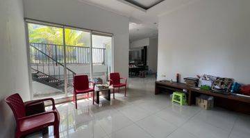 Gambar 3 Super Sale Rumah 2 Lantai di area Sunset Road, Kuta