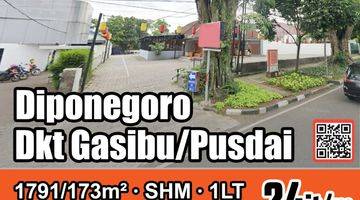 Gambar 1 Rumah Pusat Kota Bandung