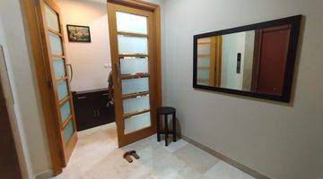 Gambar 5 Senayan Residence Privat lift