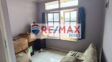 Gambar 1 Dijual Rumah 3 Lantai Bebas Banjir, Siap Huni, Semi Furnished, Pekayon, Bekasi Rumah Bagus di Pekayon SHM - Sertifikat Hak Milik