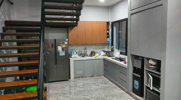 Gambar 4 Rumah Mewah Full Furnished 2 Lantai Tinggal Masuk Bawa Baju 